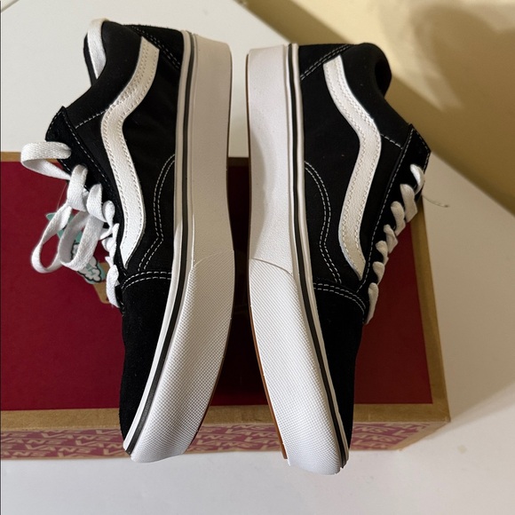 Vans Classic Black and White Low-Tops - Picture 8 of 9